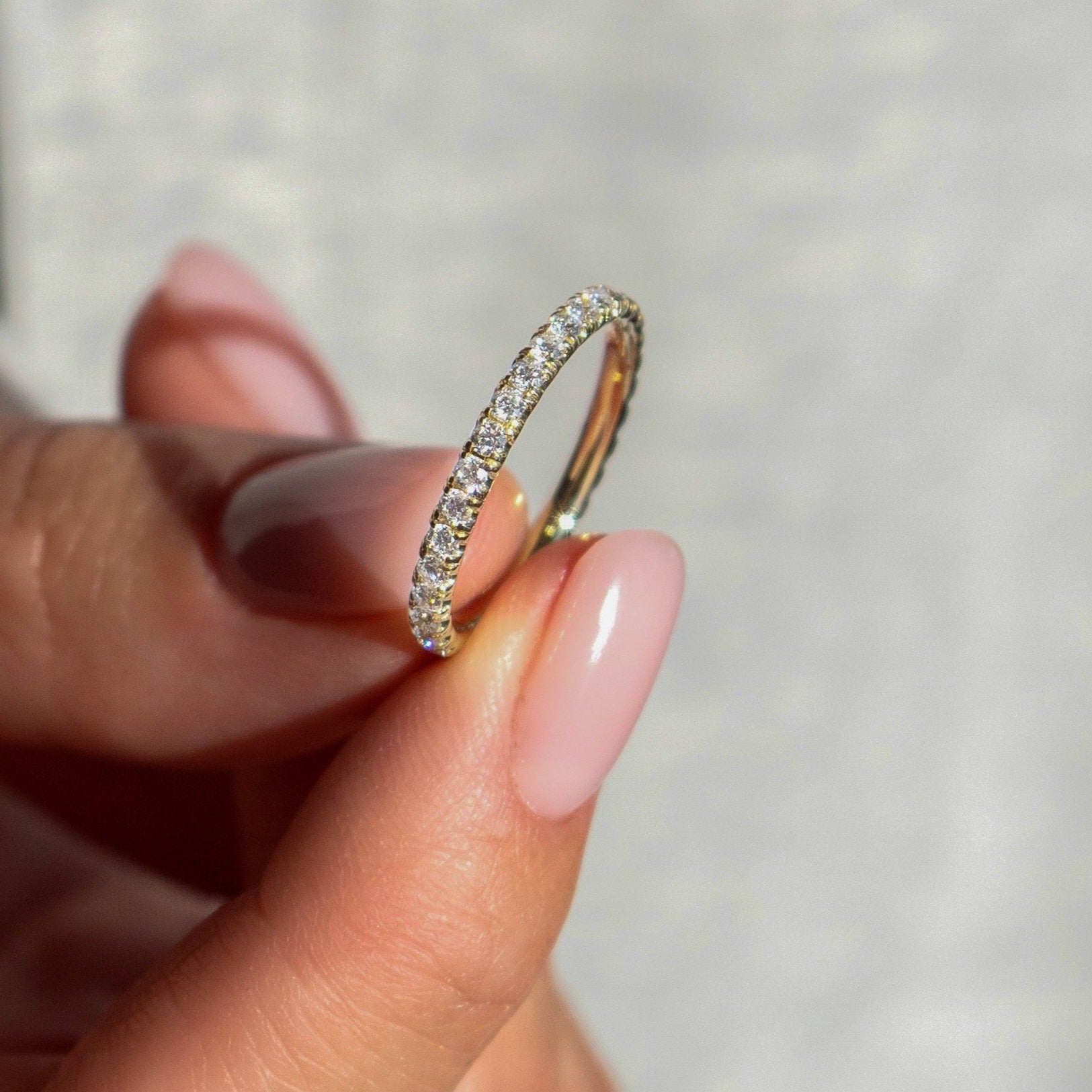 Eternity ring, light yellow gold, size 56