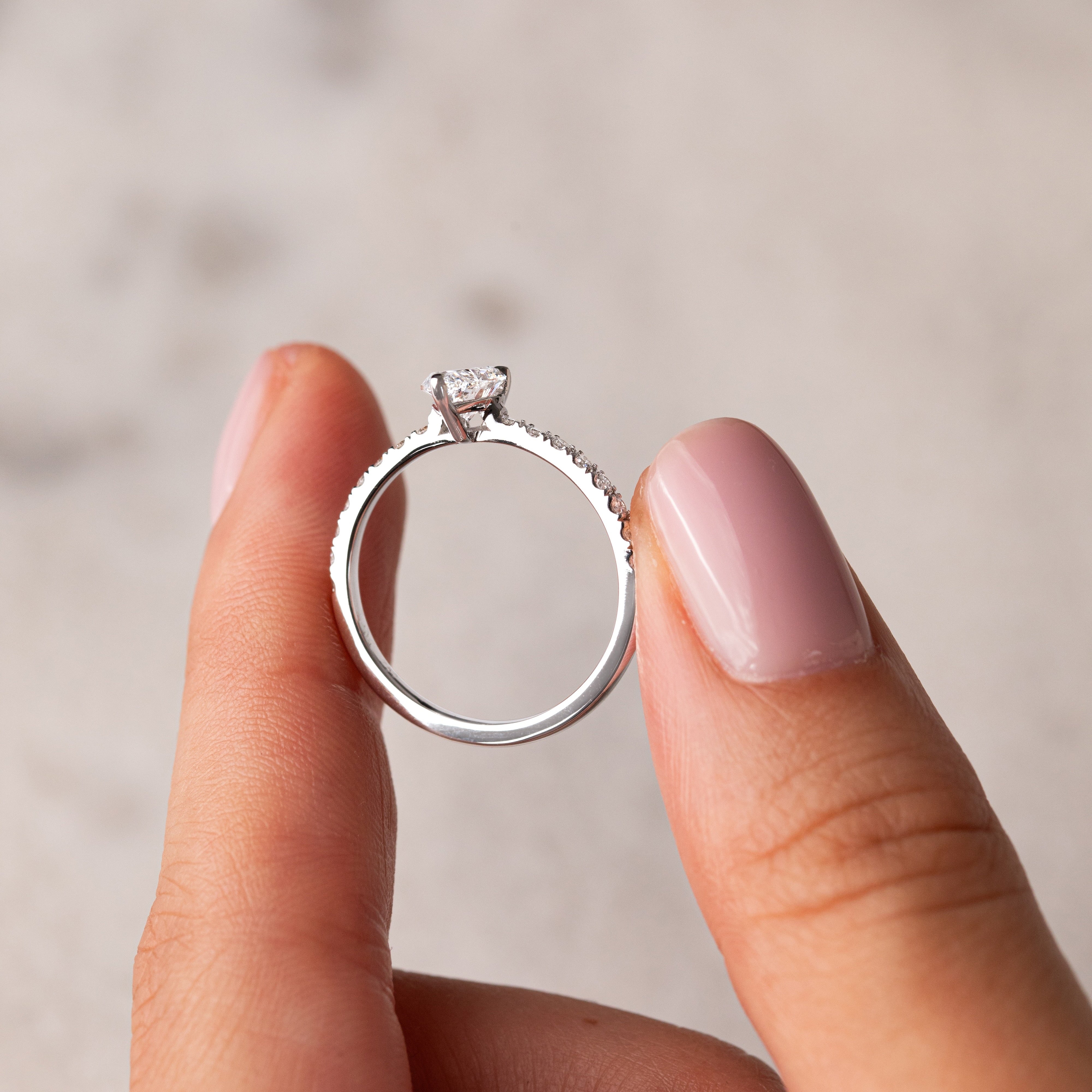 FAYE white gold, 0.71 ct, size 53