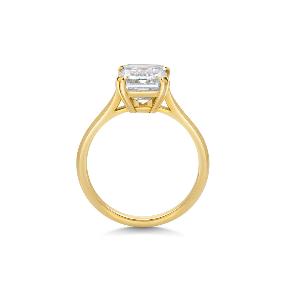 LEO'S PERFECT SOLITAIRE SETTING© emerald cut yellow gold