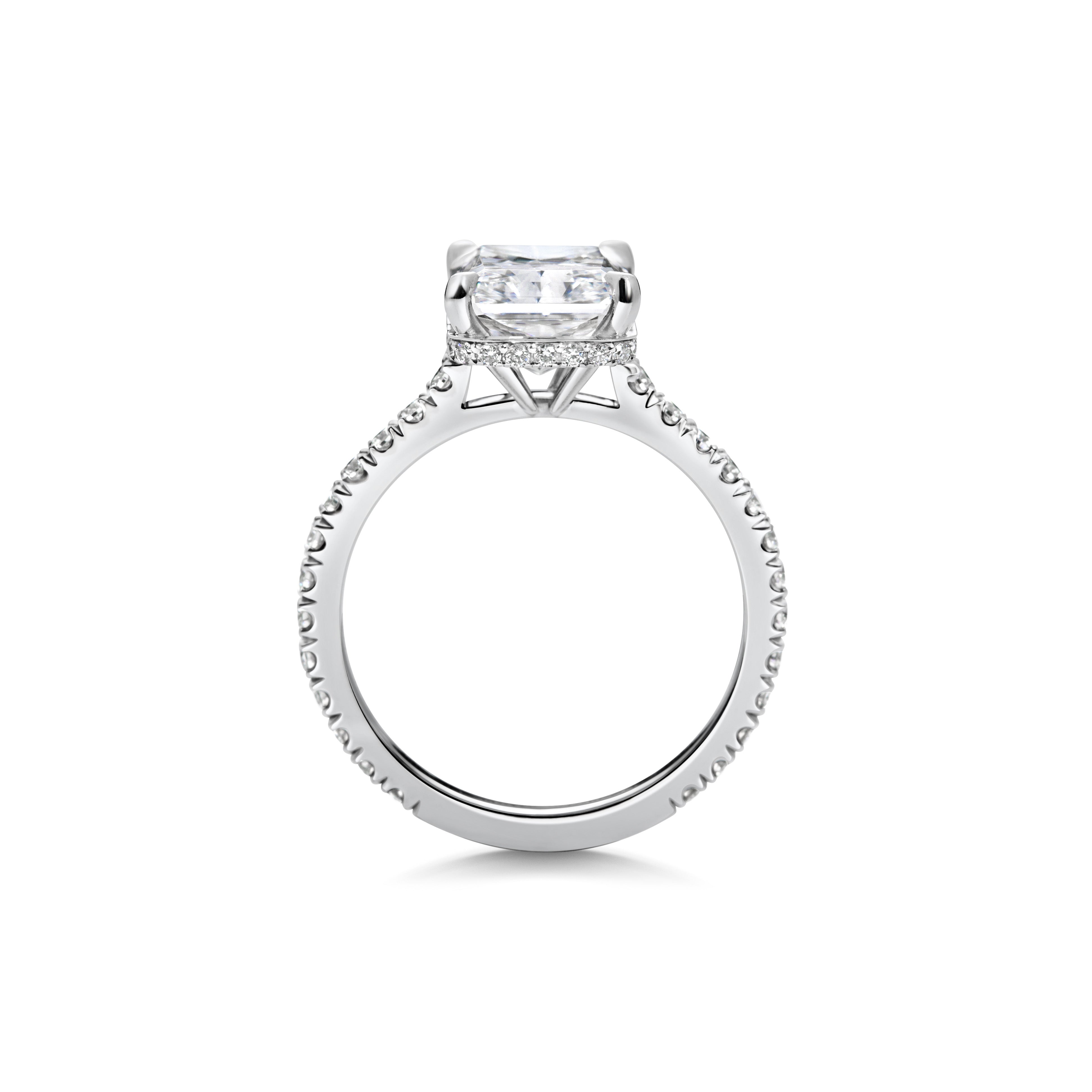 LOULOU radiant cut white gold